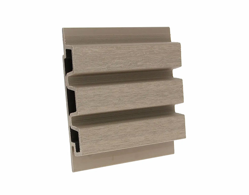 Bardage claire-voie gris