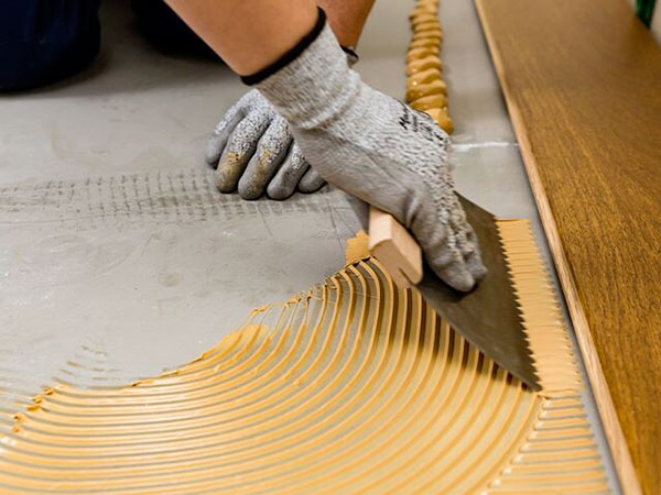 Colle parquet haute performance